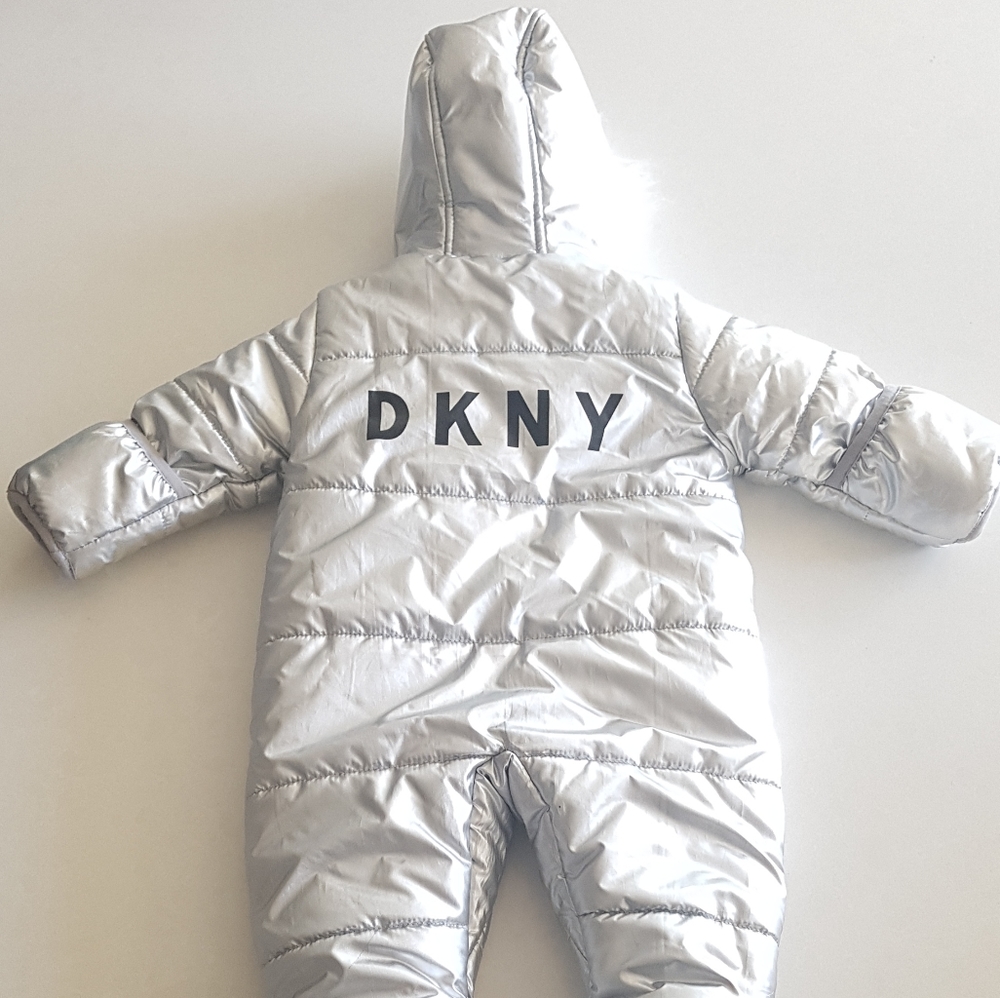 DKNY baby winter Bundt size 6/9 months